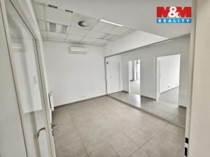 Pronájem kanceláře, Nupaky, Komerční, 100 m2