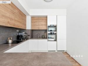 Prodej bytu 3+kk, Oslavany, náměstí 13. prosince, 76 m2