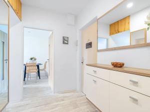 Prodej bytu 2+1, Praha - Vokovice, Syrská, 52 m2