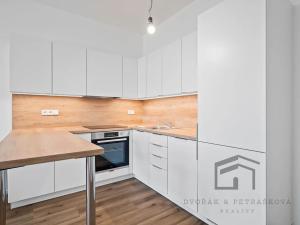 Pronájem bytu 2+kk, Praha - Vršovice, Bulharská, 46 m2