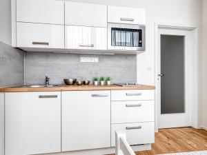 Pronájem bytu 1+kk, Praha - Stodůlky, Mukařovského, 13 m2