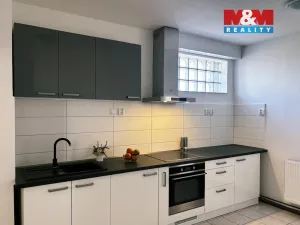 Prodej komerční nemovitosti, Libiš, 300 m2
