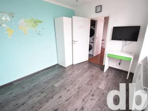 Pronájem bytu 3+1, Karlovy Vary, Fibichova, 62 m2