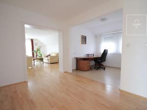 Pronájem rodinného domu, Praha - Suchdol, Havraní, 253 m2