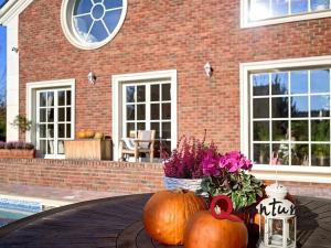 Prodej rodinného domu, Praha - Horní Počernice, Na Myšině, 327 m2