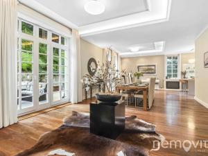 Prodej vily, Praha - Dejvice, V Šáreckém údolí, 459 m2