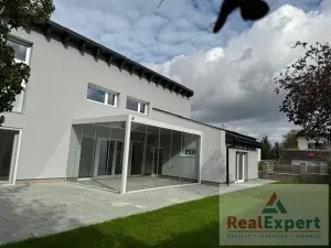 Pronájem rodinného domu, Šestajovice, Křížovnická, 180 m2