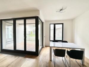 Pronájem bytu 2+kk, Praha - Smíchov, Grafická, 70 m2