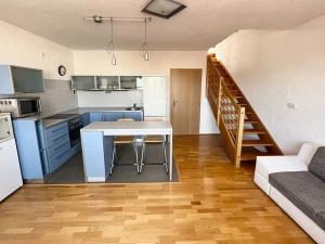 Prodej bytu 2+kk, Plzeň, Plzenecká, 54 m2