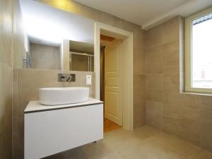 Pronájem atypického bytu, Praha - Nové Město, Bolzanova, 199 m2