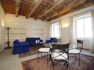 Pronájem bytu 3+1, Praha - Malá Strana, Hroznová, 73 m2