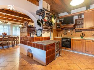 Prodej rodinného domu, Bříství, 375 m2