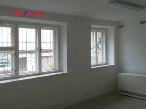 Pronájem obchodního prostoru, Polička, Tylova, 90 m2