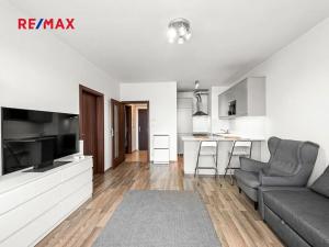 Prodej bytu 2+kk, Praha, V Háji, 58 m2