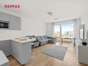 Prodej bytu 2+kk, Praha, V Háji, 58 m2