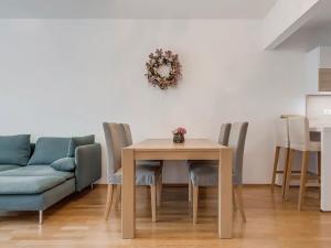 Prodej bytu 6+kk a větší, Praha - Žižkov, Ke kapslovně, 226 m2