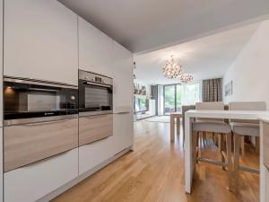 Prodej bytu 6+kk a větší, Praha - Žižkov, Ke kapslovně, 226 m2