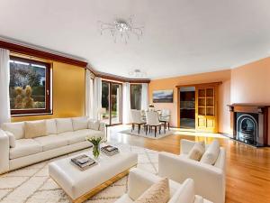 Pronájem rodinného domu, Praha - Křeslice, Pod ovčínem, 300 m2