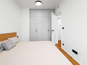 Pronájem bytu 2+kk, Praha - Troja, Pod Hrachovkou, 45 m2