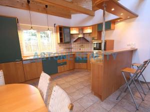 Pronájem rodinného domu, Praha - Koloděje, Kvasinská, 200 m2