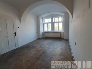 Pronájem bytu 2+kk, Plzeň, náměstí Republiky, 62 m2