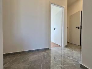 Prodej bytu 2+kk, Praha, Průběžná, 49 m2