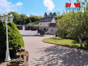 Prodej rodinného domu, Nepomyšl, 410 m2