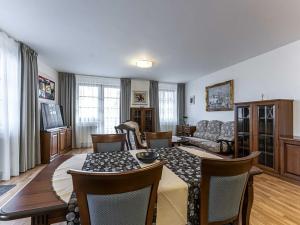 Pronájem bytu 3+kk, Praha - Břevnov, Šlikova, 110 m2