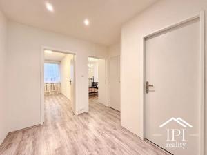 Pronájem bytu 4+1, Praha - Troja, Mazurská, 89 m2