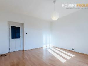 Pronájem bytu 2+1, Praha - Střešovice, Na Petynce, 77 m2