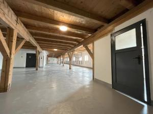 Pronájem skladu, Jindřichův Hradec, U Dolního Skrýchova, 500 m2