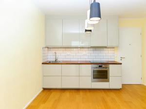 Prodej bytu 3+kk, Praha - Kbely, Plzákova, 73 m2