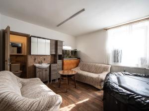 Prodej obchodního prostoru, Praha - Hlubočepy, Hlubočepská, 156 m2