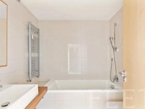 Pronájem bytu 2+kk, Praha - Libeň, U libeňského pivovaru, 46 m2