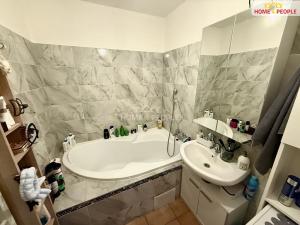 Pronájem bytu 3+kk, Praha - Libeň, Sokolovská, 55 m2