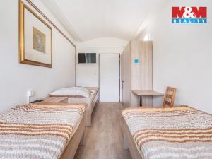 Prodej činžovního domu, Černčice, Husova, 732 m2