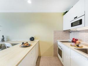 Pronájem bytu 1+kk, Praha, Křivoklátská, 28 m2