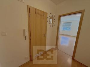 Pronájem bytu 1+kk, Praha - Čakovice, Rýnská, 38 m2