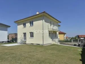 Pronájem vily, Průhonice, Pod Valem II., 335 m2