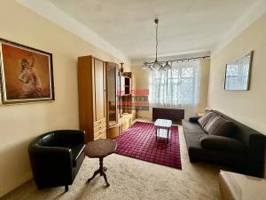 Prodej podílu rodinného domu, Praha - Hloubětín, Poděbradská, 645 m2