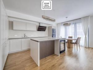 Prodej bytu 4+kk, Praha - Karlín, Za Karlínským přístavem, 137 m2