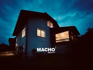 Prodej rodinného domu, Řitka, U vodojemu, 333 m2