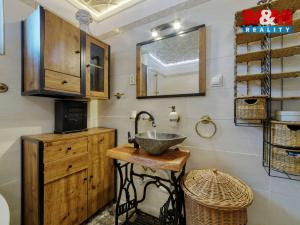 Prodej rodinného domu, Broumov, 183 m2