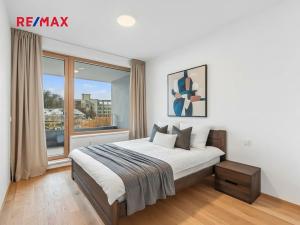 Pronájem bytu 2+kk, Praha - Radlice, U Komína, 54 m2