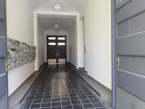 Pronájem bytu 2+kk, Praha - Holešovice, Na Maninách, 46 m2