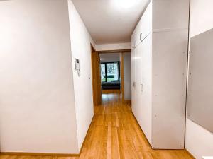 Pronájem bytu 1+kk, Praha - Žižkov, Ke kapslovně, 53 m2