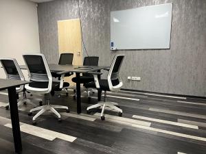 Pronájem kanceláře, Praha - Holešovice, Jankovcova, 279 m2