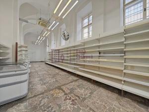 Pronájem obchodního prostoru, Jindřichův Hradec, nám. Míru, 520 m2