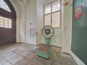 Pronájem obchodního prostoru, Jindřichův Hradec, nám. Míru, 520 m2