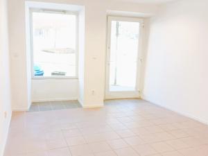 Pronájem obchodního prostoru, Tišnov, nám. Komenského, 21 m2